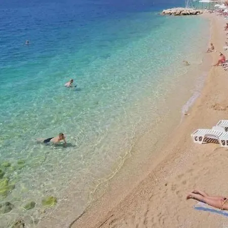 Cecillia Mare アパート ロヴィニ