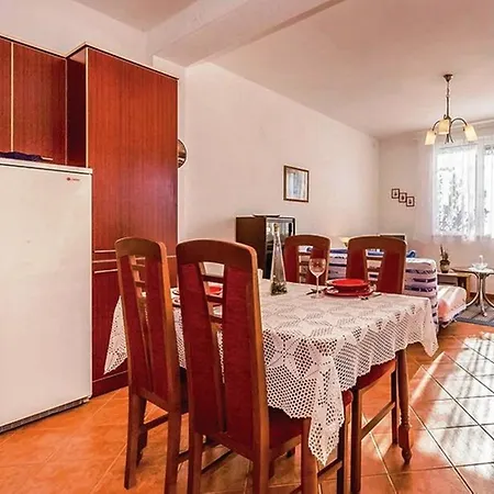 Apartment Cecillia Mare *