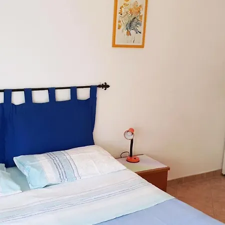 Apartment Cecillia Mare *