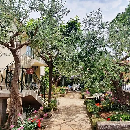 Cecillia Mare Apartment
