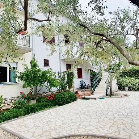 Apartament Cecillia Mare