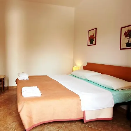 Cecillia Mare Apartment *