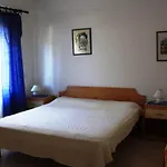 Apartment Cecillia Mare *