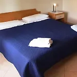 Apartment Cecillia Mare *