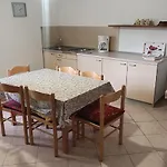 Apartment Cecillia Mare *