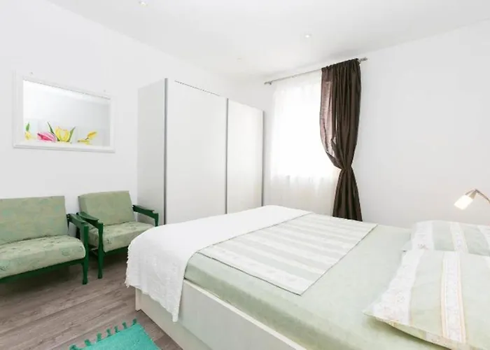 Cecillia Mare Ρόβινι